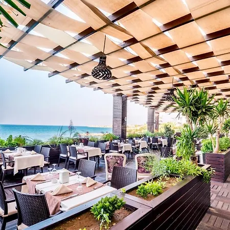 Szálloda Vuni Palace Luxury & Beach Club & Casino Kerínia