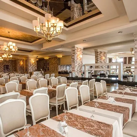 Vuni Palace Luxury & Beach Club & Casino 5* Cirénia